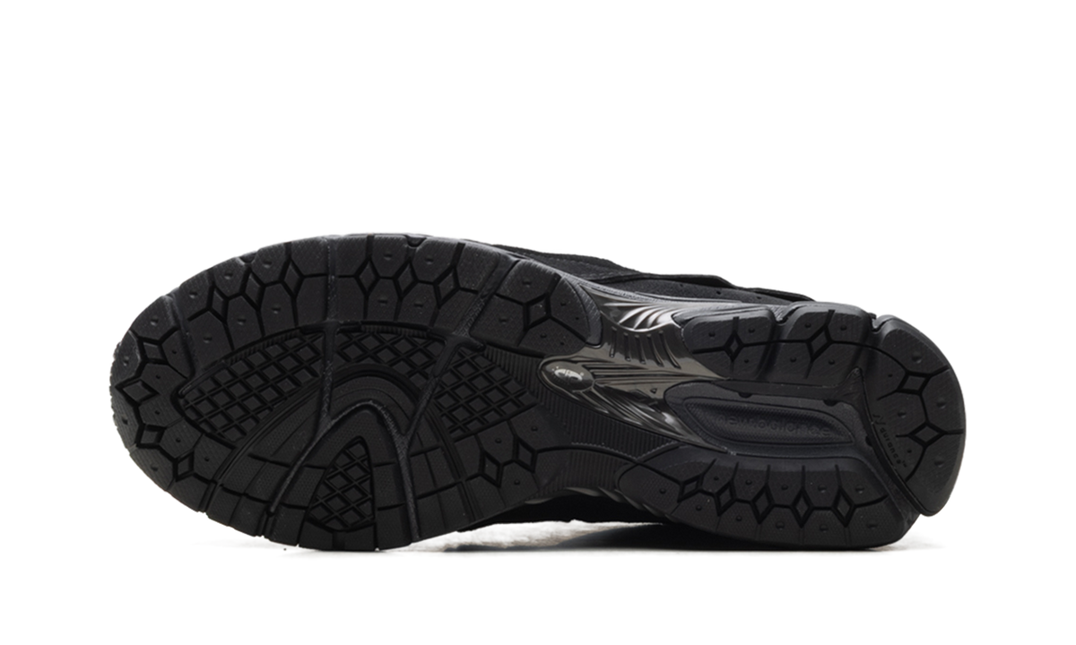 New Balance 2002R Gore-Tex "Protection Pack - Black" Sneakers
