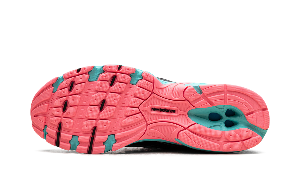 New Balance 740 "Cyber Jade" Sneakers
