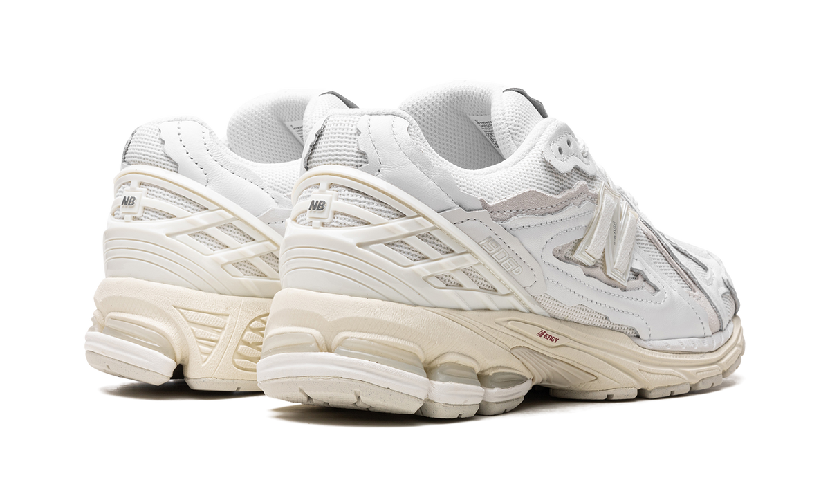 New Balance 1906R "Protection Pack" Sneakers - M1906DE