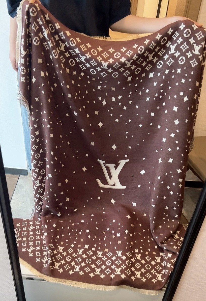 Louis Vuitton Starry Monogram Fringed Wrap — model