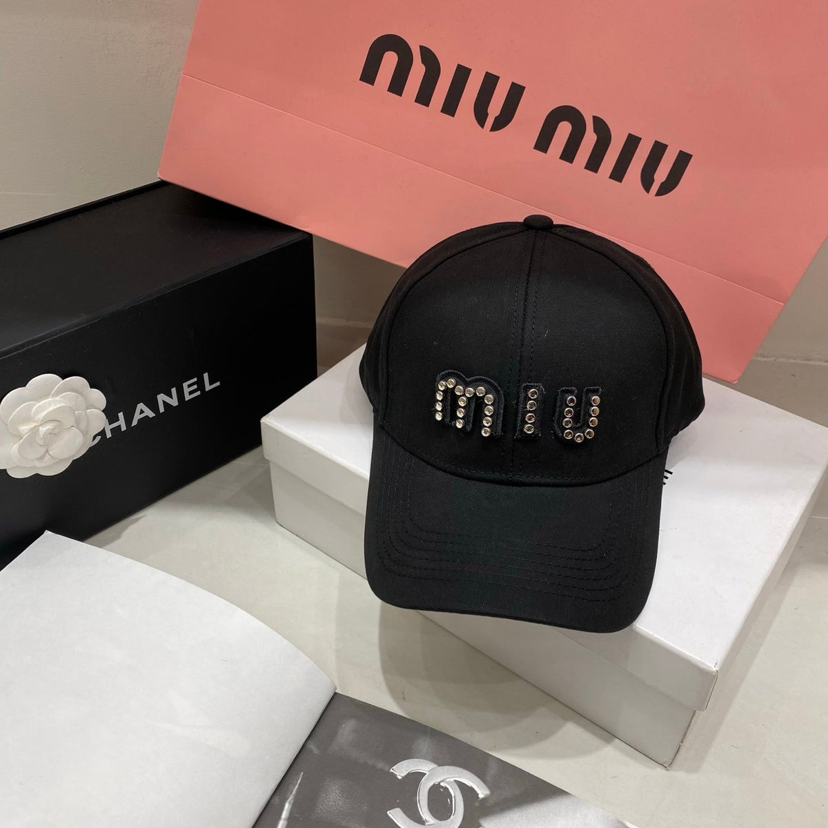Miu Miu Baseball Cap - Black / White